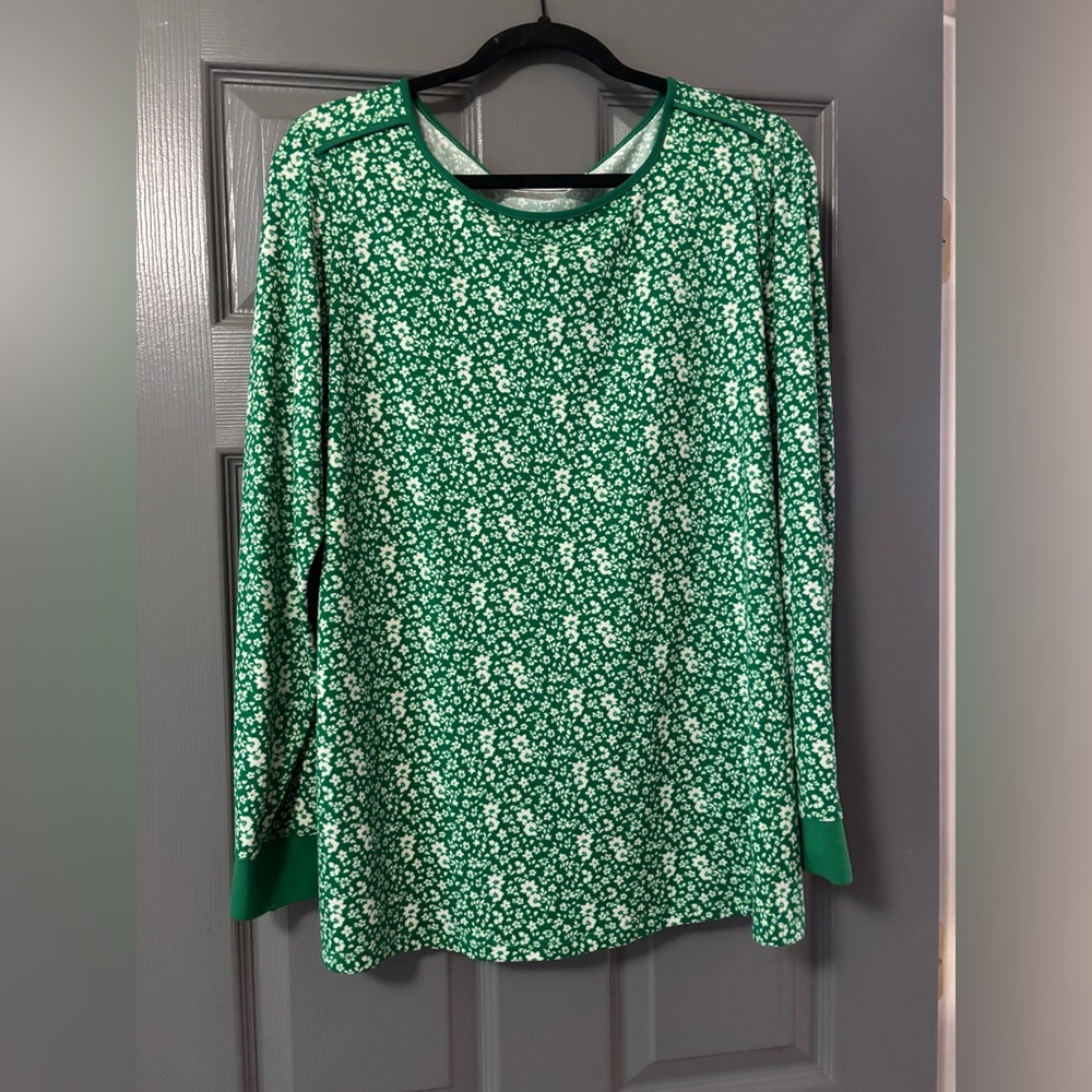 Susan Graver green and white floral long sleeve shirt size Large
